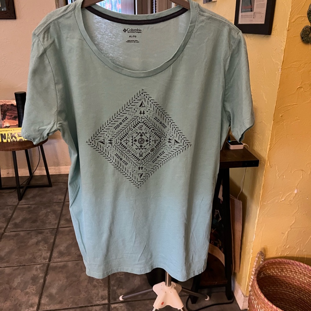 Columbia Women's Blue Graphic Tee. Never worn.
